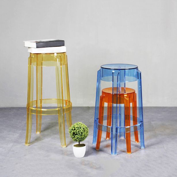 Taburete de bar plástico sin respaldo sin brazos moderno para sala de estar con pedal de plástico