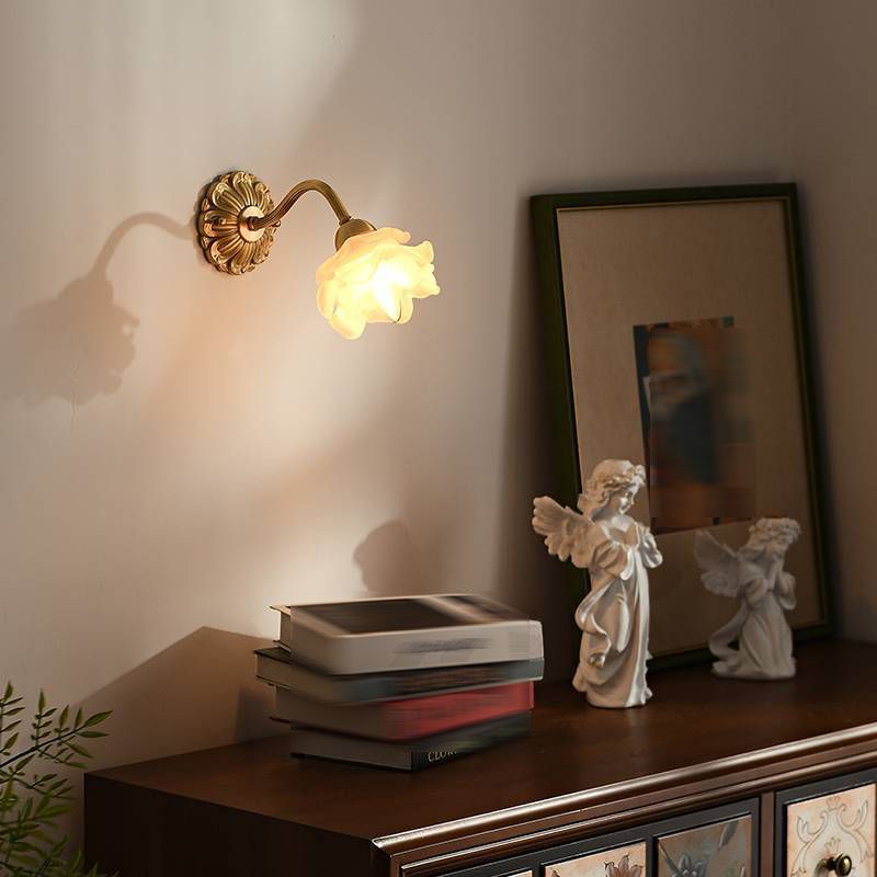 Flower Shape Glass Vanity Sconce Light Modern Style 1-Light Vanity Mirror Lights in Brass