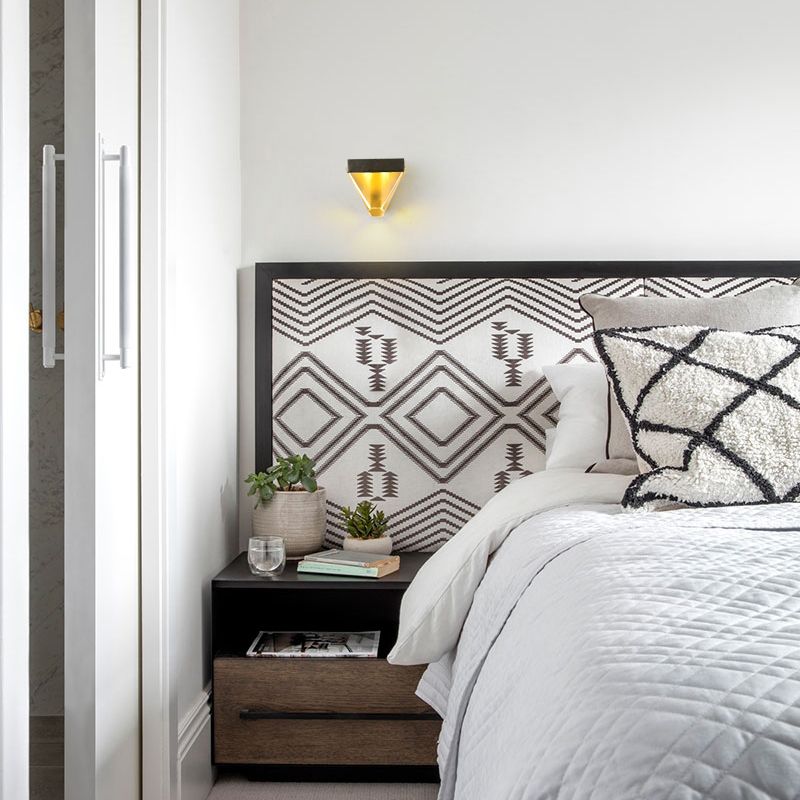 Modern Minimalist Style Geometric Wall Mounted Light Fixture Crystal 1 Light Wall Sconces for Bedroom