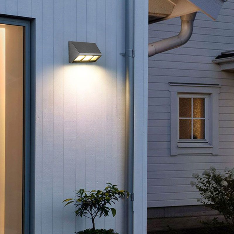 Triangular Prism Metallic LED Wall Mounted Light Simplicity Textured Black Wall Sconce Lighting for Patio