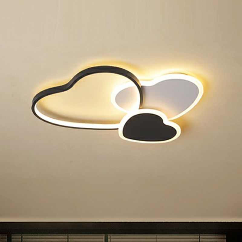 Schwarz liebevolles Herz Flush Mount Light Moderne Metall -LED -Decke Flush Leuchte für Schlafzimmer