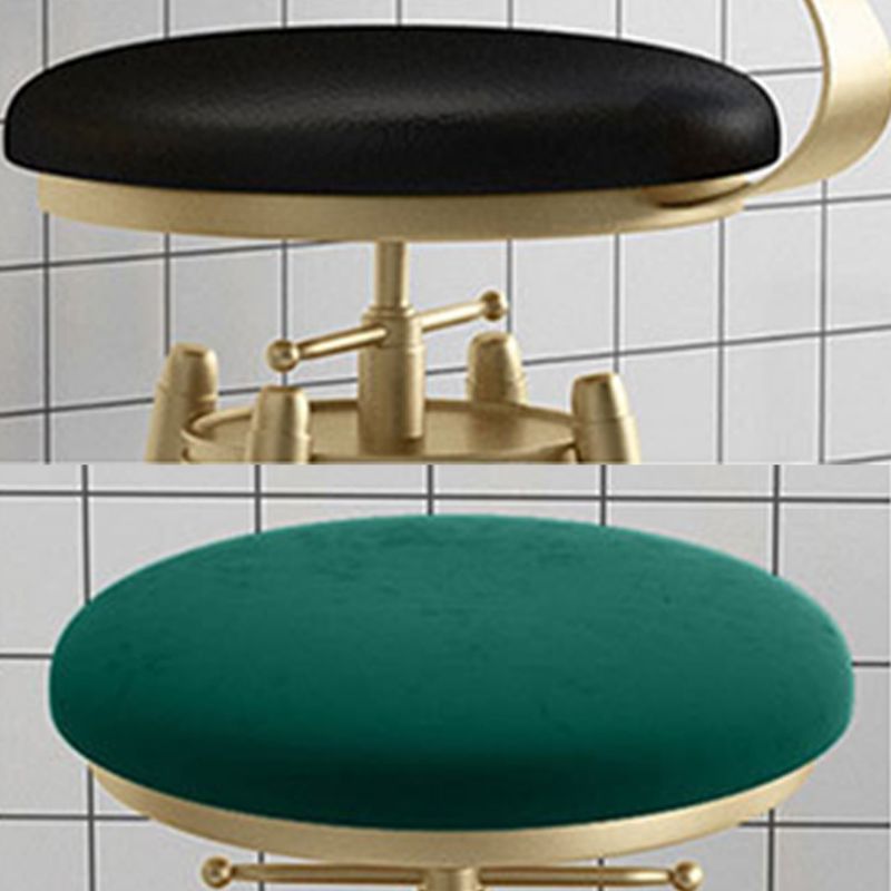 Taburete de bar redondo de terciopelo Glam, reposapiés, taburete de mostrador interior con patas de hierro dorado