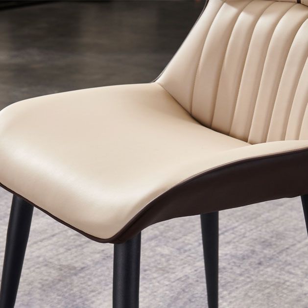 Sillones Parsons contemporáneos Sillas decorativas y de comedor curvas de cuero