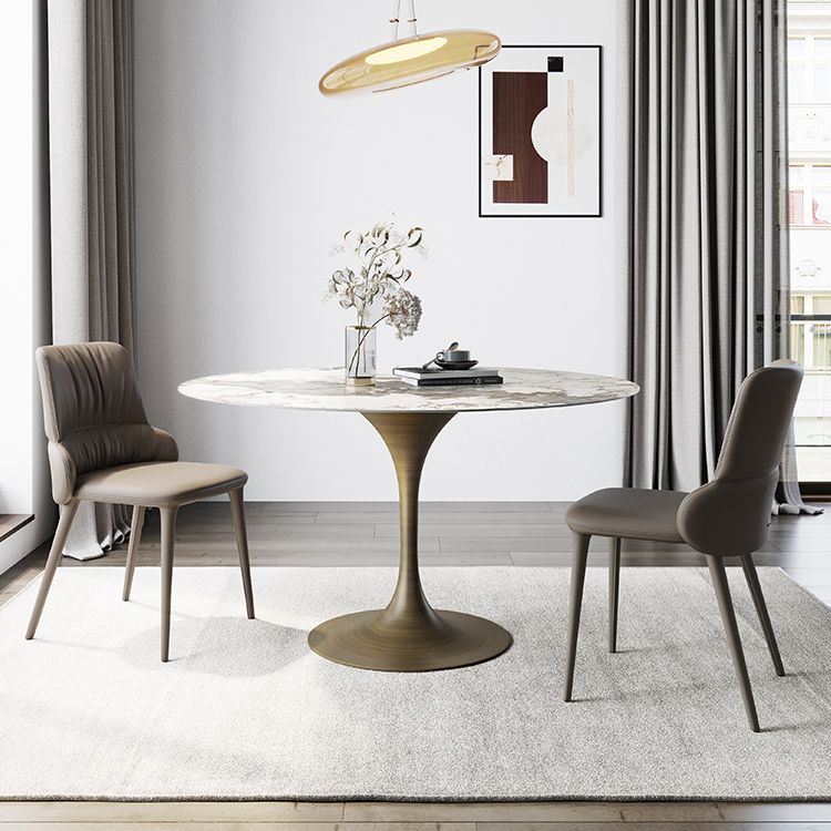 Traditionele luxe tulpenbasismeubels rond steen eettafel voor thuis
