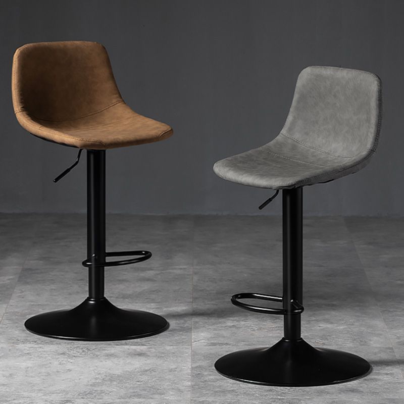 Taburete de bar de estilo industrial, asiento de cuero con respaldo bajo para barra de cocina