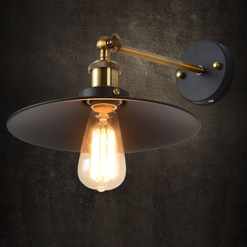 Industrial Style 1 Leichte Wandleuchten mit Metal Railroad Barn Shade in Schwarz für das Restaurant