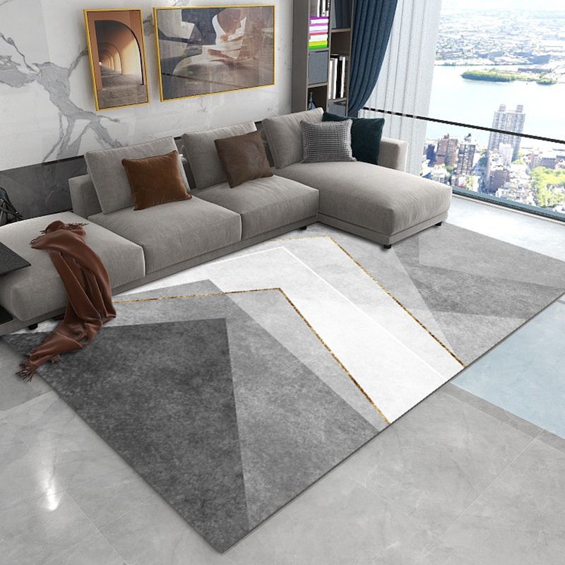 Modern Triangle Pattern Rug Polyester Indoor Carpet Stain Resistant Area Rug for Living Room