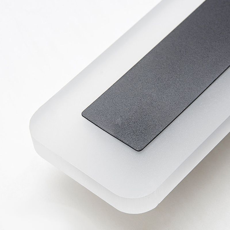 Modern Style Linear Shape Wall Sconce Metal 1 Light Sconce Lighting for Outdoor