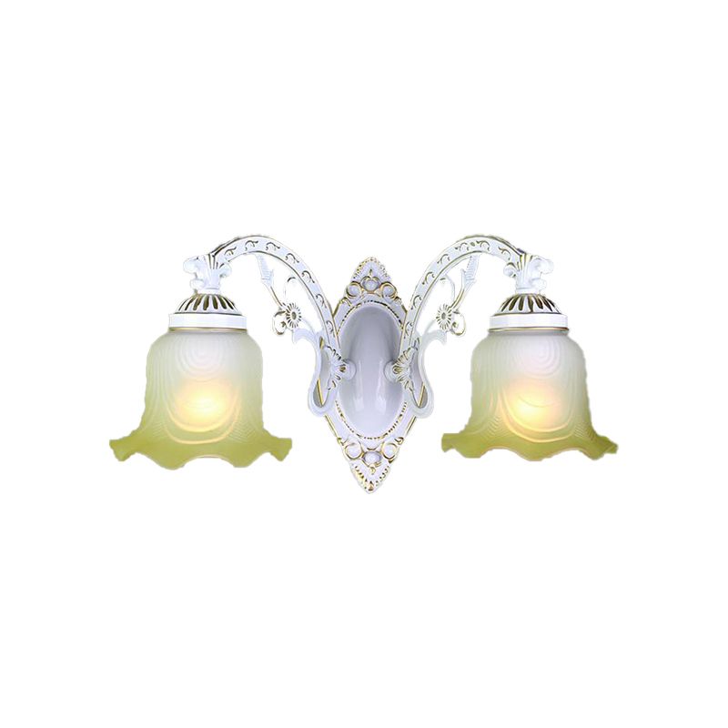 Black / White Sicloped Sconce Light Retro Retro Grosted Glass Shade 1/2-Light Room Room Wall Lampe avec bras incurvé