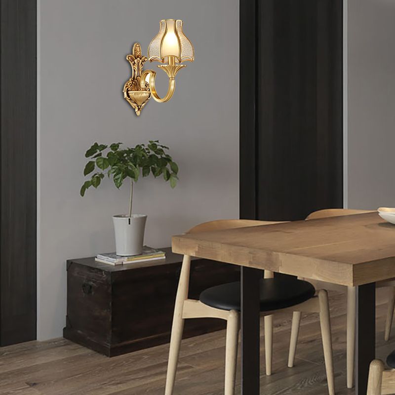Curvas de iluminación de pared de metal de latón de metal 1/2 light Luz de pared tradicional para dormitorio