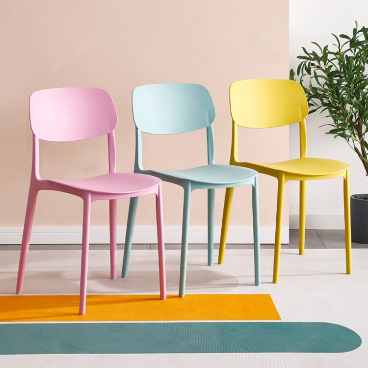 Modern Indoor-Outdoor Plastic Open Back Stackable Dining Side Chair