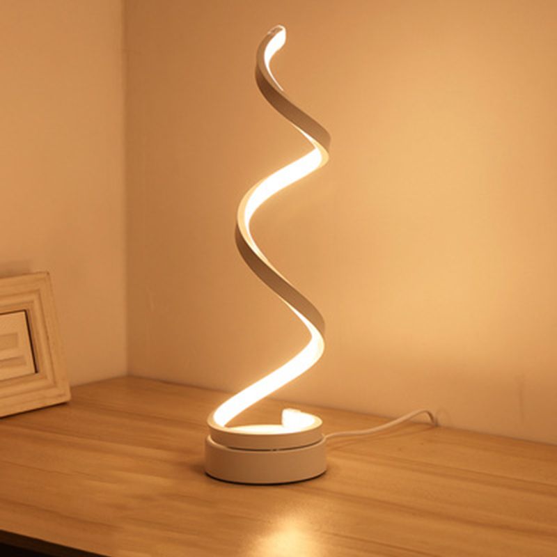 Lampada da tavolo moderna e minimalista a LED Lampada da tavolo lineare in alluminio con paralume in silicone