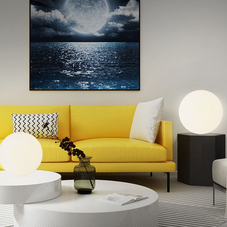 1-Kopf-Wohnzimmertischlampe nordisches Nachttischlicht mit kugelförmiger weißer Glasschatten