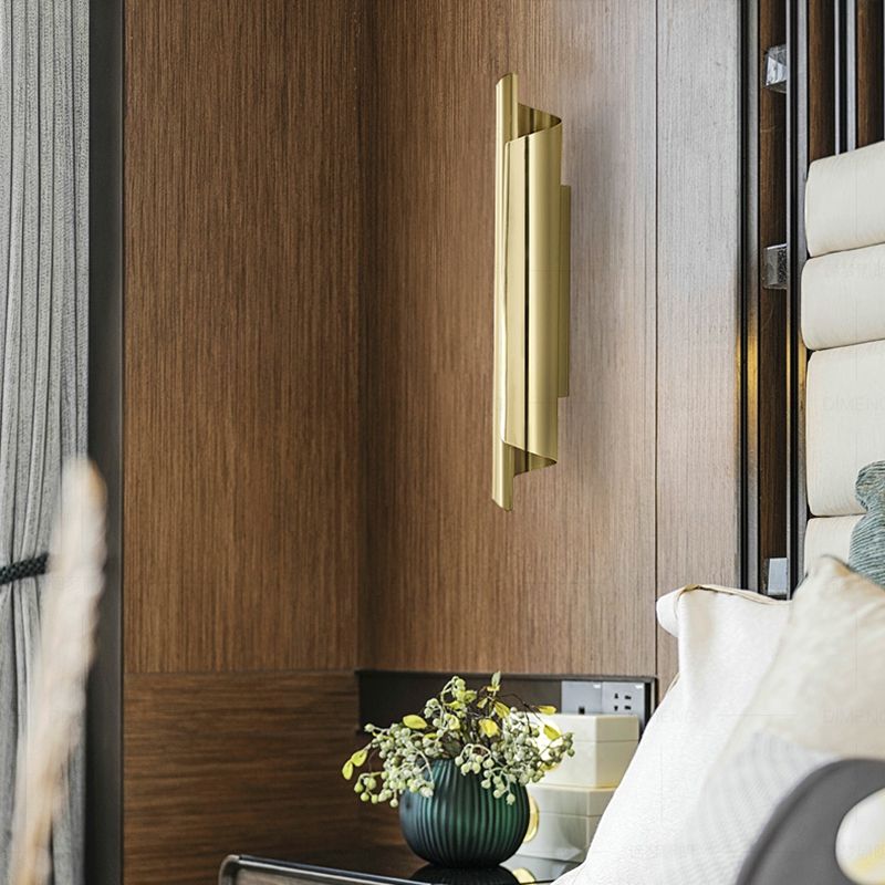 Unique Shade Metal Wall Sconce Modern Style Single Light Wall Mount Lighting in Gold