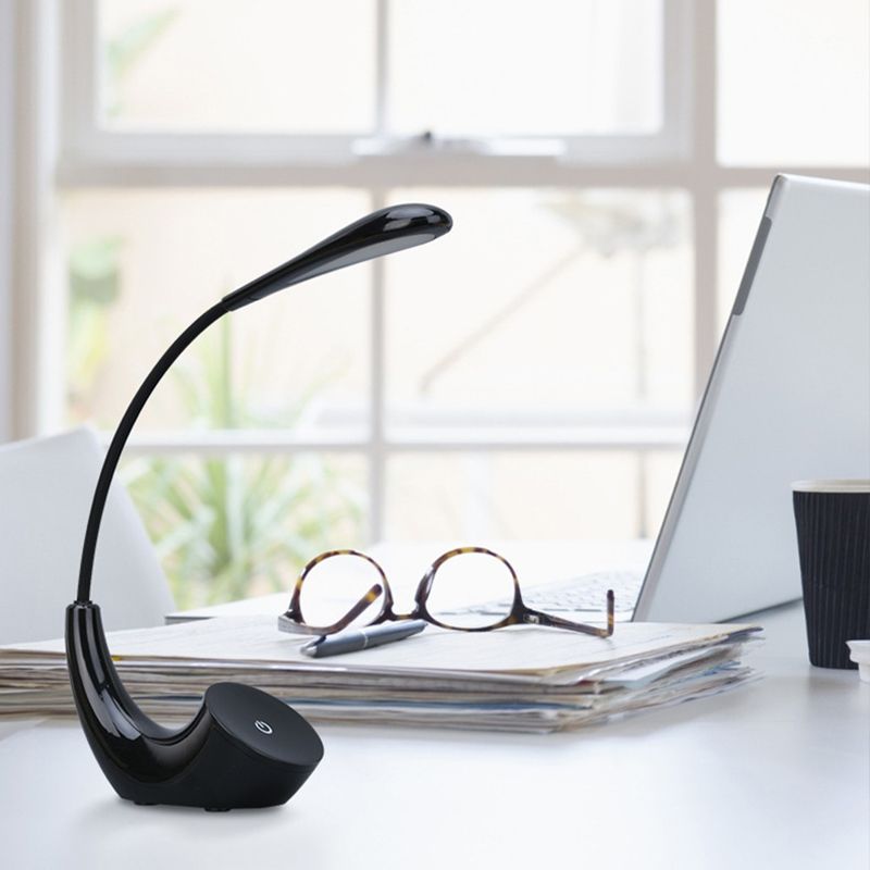 Plastic Flexible Arm Desk Lamp Minimalist LED Rechargeable Reading Light with Touch Control