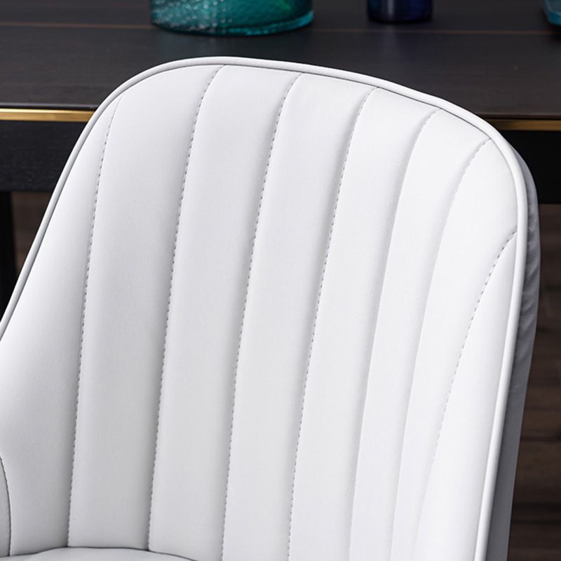 Silla lateral interior escandinava Silla de comedor Parsons tapizada de metal
