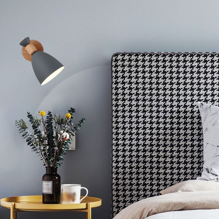 1 Light Wall Sconce Modern Style Metal Wall Lighting for Living Room