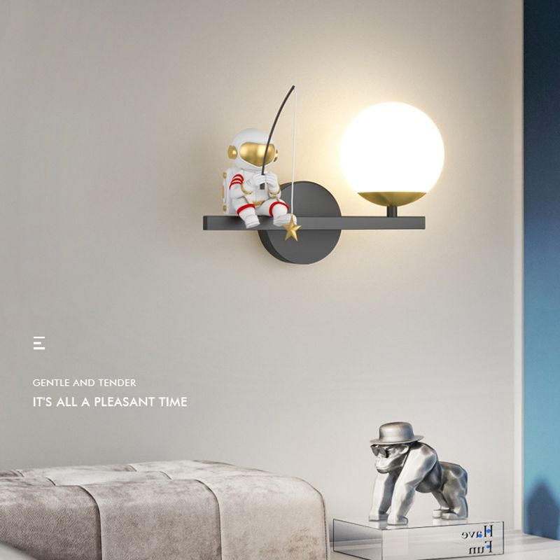 Luce da parete in stile moderno Creative Astronaut LED Wall Sconce Light per camera da letto