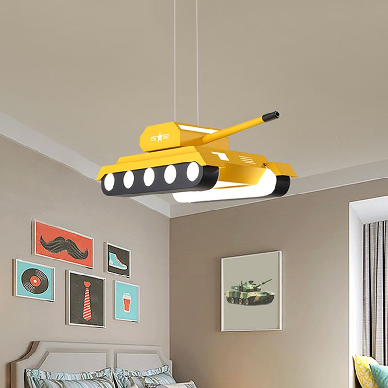 Gelb/blauer Tank Anhänger Beleuchtung Cartoon LED -Acrylleuchter Licht in warmem/weißem Licht für Jungen Schlafzimmer