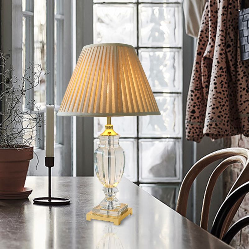 Lampe de table de salon effilée tissu élégant rustique 1 lumière de nuit beige lumière avec accent en cristal