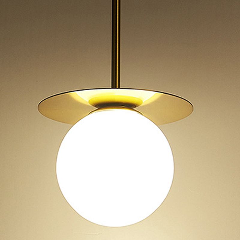Moderne kreative Einkerlampen -Elektroplate Eisen Globe Anhänger Licht mit Glasschatten