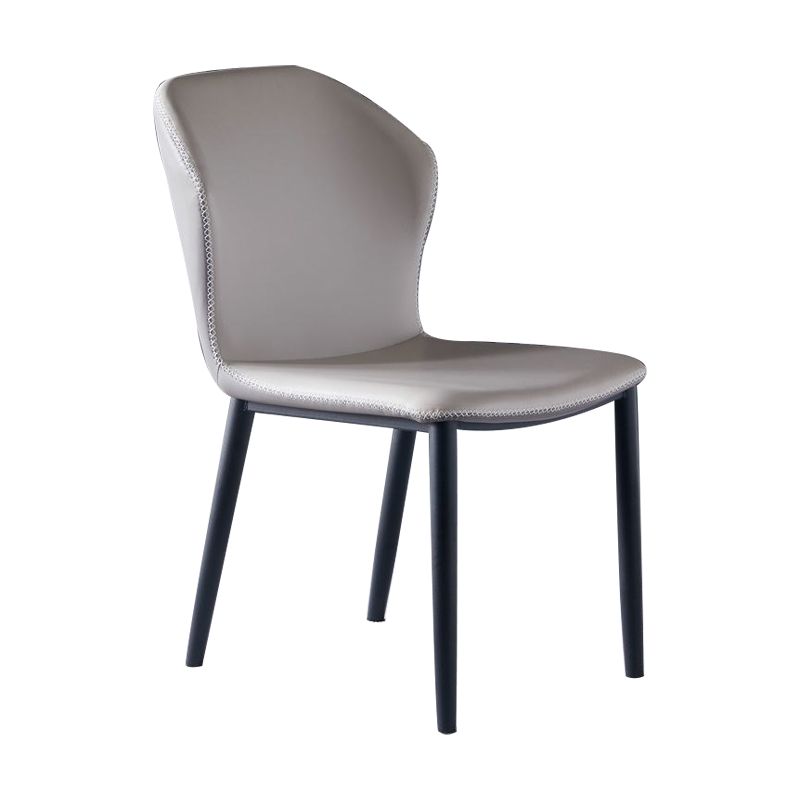 Silla lateral de cuero moderna para restaurante Silla de comedor con respaldo mate y acabado mate