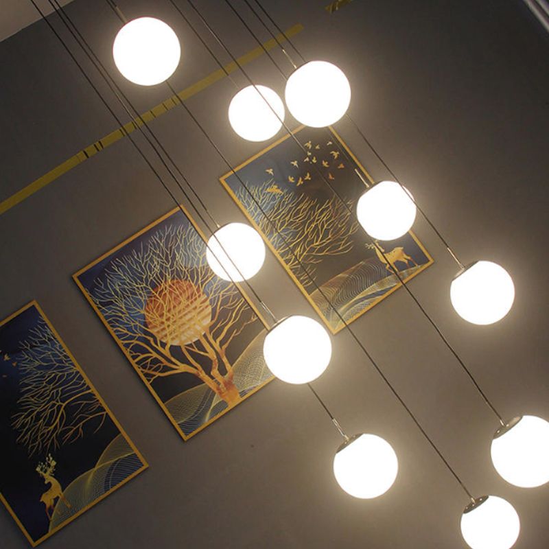 Ball Multi Pendelleuchte modernistische Cremeglas 10 Köpfe Schwarze Federlampe für Wohnzimmer