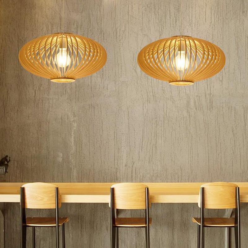 Éclairage suspendu de style contemporain avec une teinte en bois avec une teinte en bois