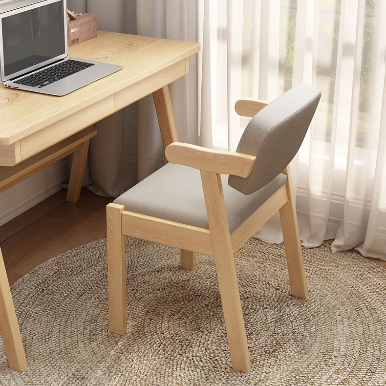 Sedia a braccio sedia a sedia aperta da pranzo contemporaneo con gambe di legno per cucina