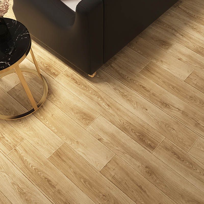 Wooden Effect PVC Flooring Waterproof Fire Resistant Smooth PVC Flooring