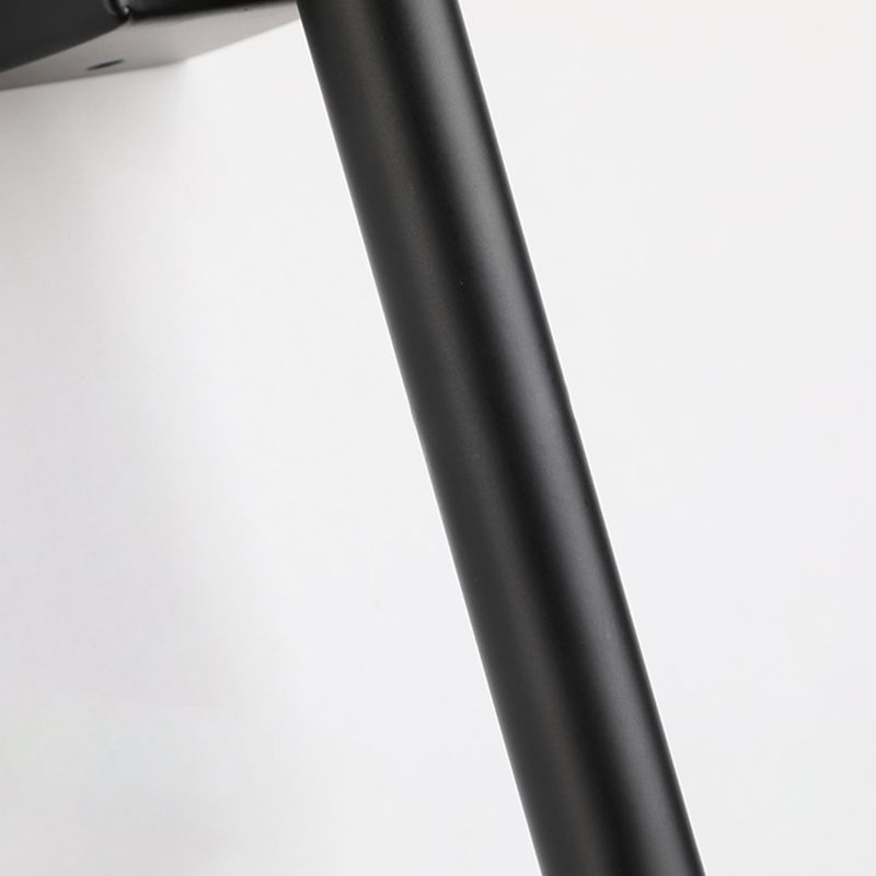 1-Light Linear Wall Sconce Modern Simple Style Metal Wall Lighting in Black and Gold