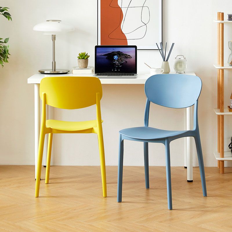 Silla apilable moderna que cena las sillas sin brazos con las piernas plásticas para la cocina