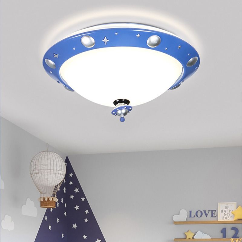 UFO Kids Room LED Soffitto Flush Resin Illuminazione minimalista del montaggio a incasso in blu con paralume di vetro bianco
