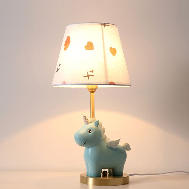 Eimer Tischbeleuchtung Kinder gemusterte Stoff 1-Licht-Kindergarten-Nachttisch-Lampe mit Harz Unicorn