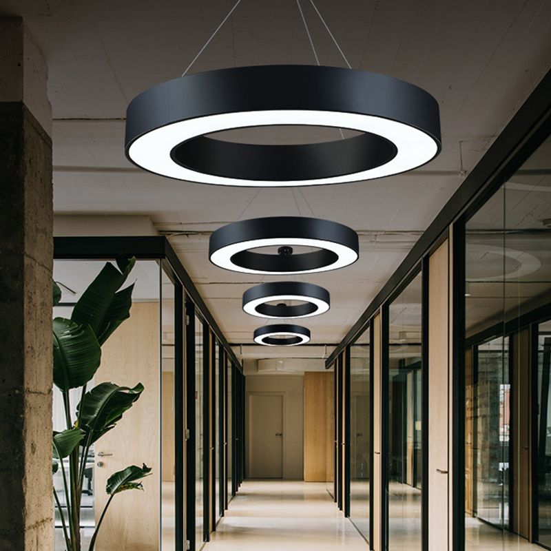 Pendentif de bureau rond creux Métal de plafond Metal LED Modern Down Lighting Pendant en noir