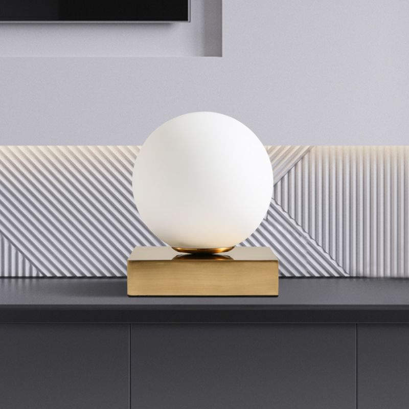 Modernisme ronde bal tafellamp wit glas