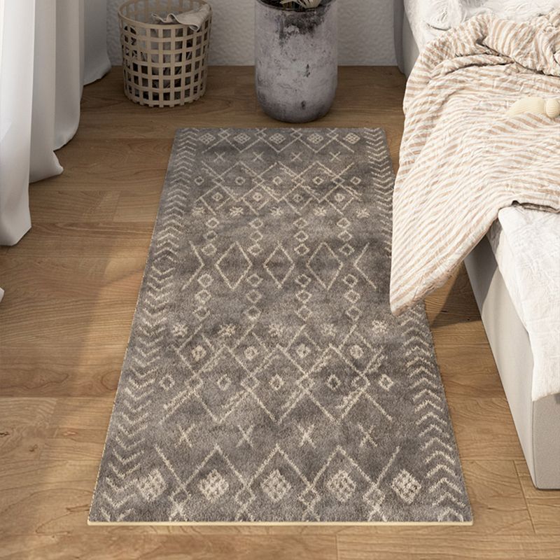Multi Color Bedroom Rug Ethnic Geometric Carpet Polypropylene Pet Friendly Washable Indoor Rug