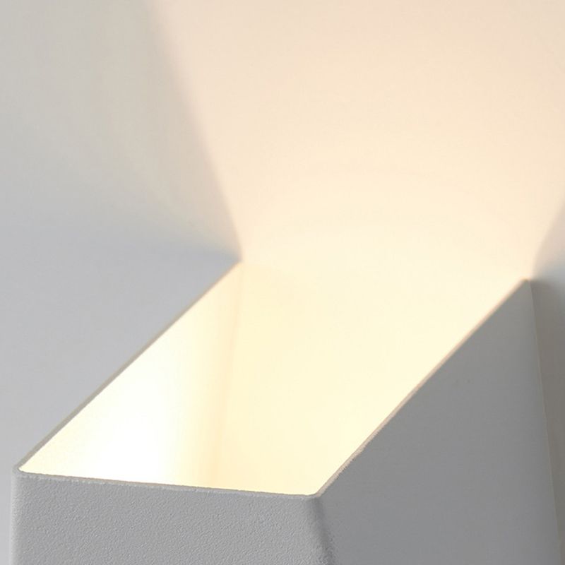 Polygon Wall Sconce Lighting Modern Style Metal 2-Lights Sconce Light in Black and White