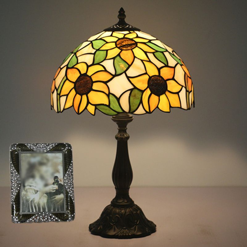 Tiffany Style Sunflower Nightstand Lampe 1 Head Art Glass Night Table Table Lampe en jaune