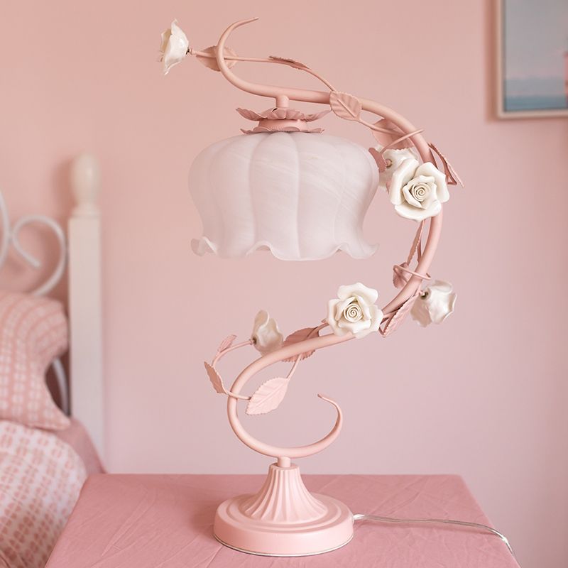 1 Lampada da tavolo Pastorale in stile Bud Bud White Glass Nontista Accensione con rosa in ceramica per comodino