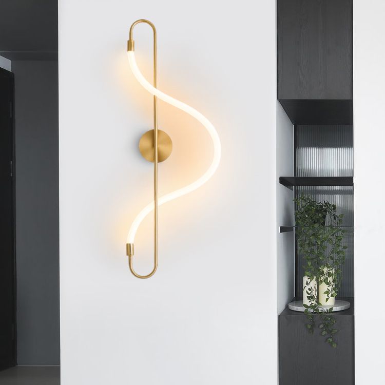 Luz de pared lineal metálica moderna Luz de pared creativa de pared de iluminación para sala de estar para sala de estar