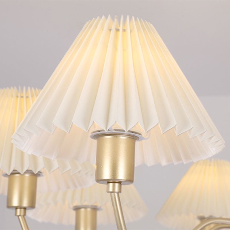 Éclairage de lustre à plusieurs têtes Lument de suspension de cône traditionnelle avec une teinte en tissu