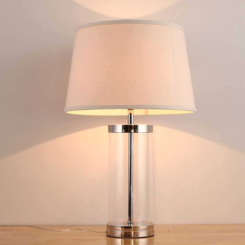 Verjüngter Drum Task Lighting zeitgenössischer Stoff 1 Kopflesebuch Licht in Weiß