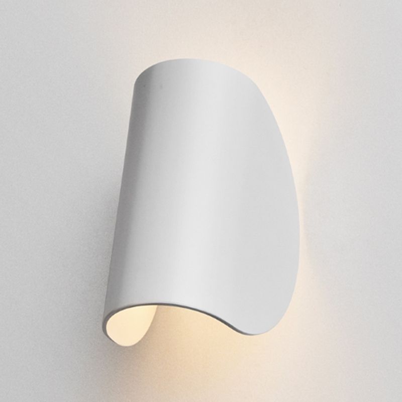 Nordic Style Metal Wall Light Geometric Shape LED Wall Sconce for Bedroom