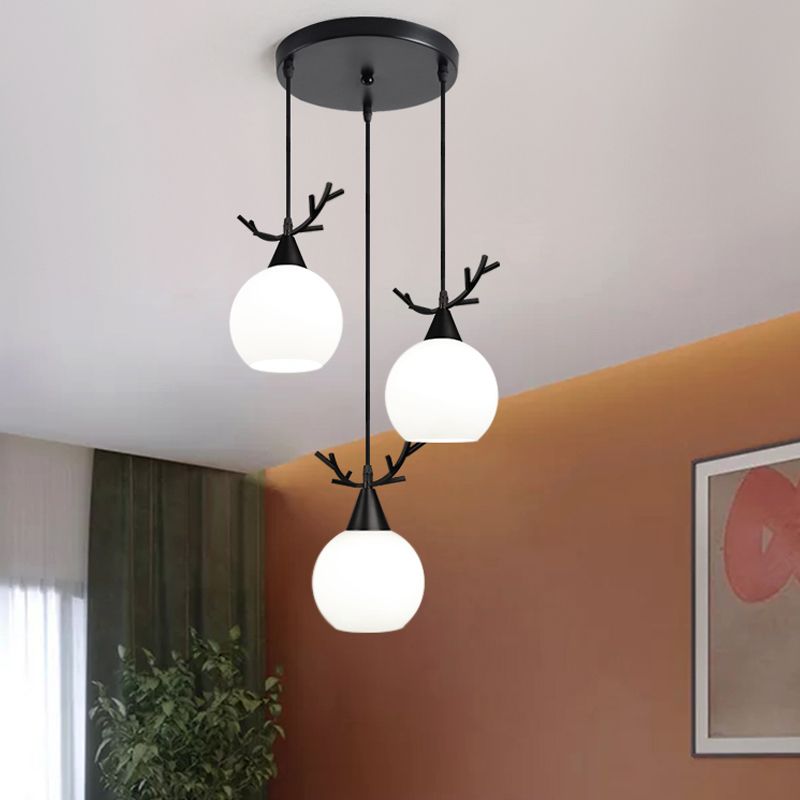 Moderne creatieve hanglamp Lacquered Iron Globe hangende lamp met witte glazen schaduw