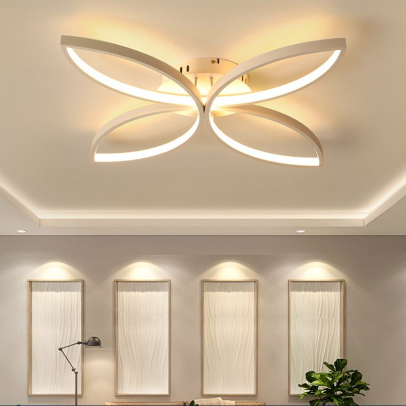 Tombre geométrico de metal Flush Luz de techo moderno 4 luces Flejado de montaje en blanco en blanco