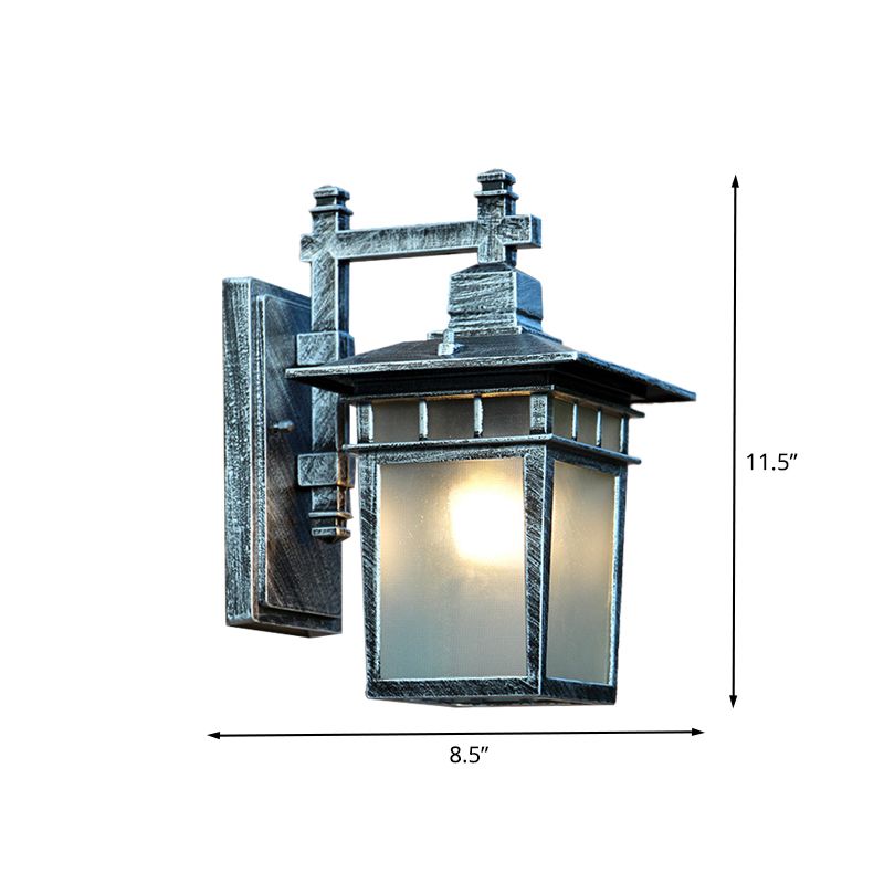 Lampada da parete rustica per montaggio a parete a 1 lampadina in alluminio argento invecchiato con paralume in vetro traslucido