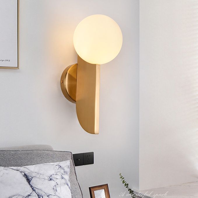 Nordic Postmodern Metal Wall Sconce Light 1 Head Glass Ball Sconce Light for Bedroom