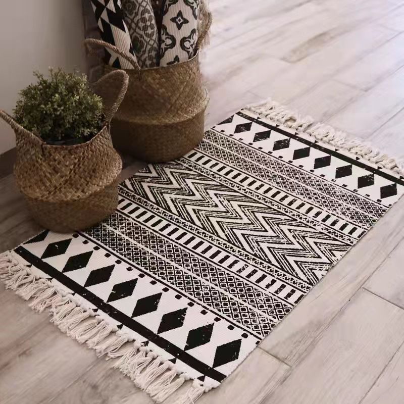 Modern Diamond Rug Polyester Black Rug Washable Rug for Home Decor