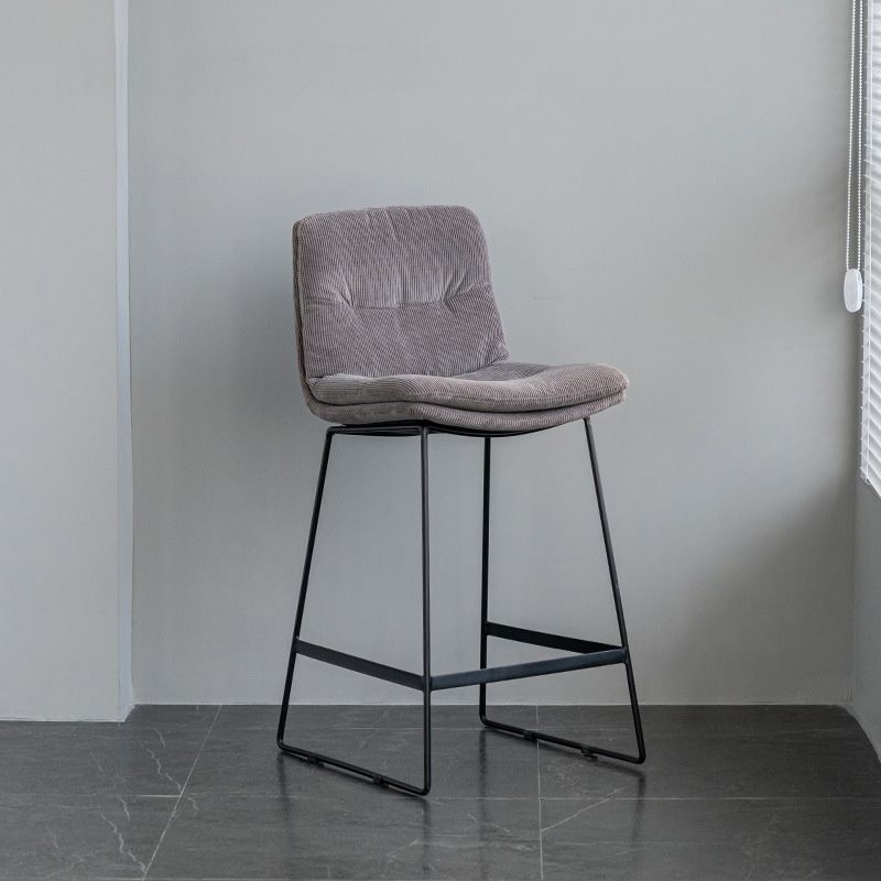 Scandinavian Armless Beauty Salon Stool Matte Finish Upholstered Bar Stools